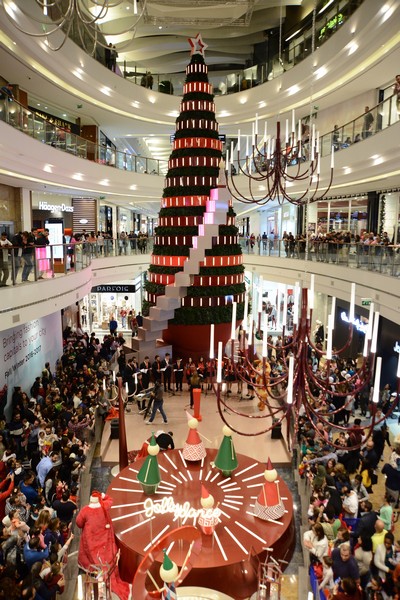 City Centre Beirut lights up the Christmas tree